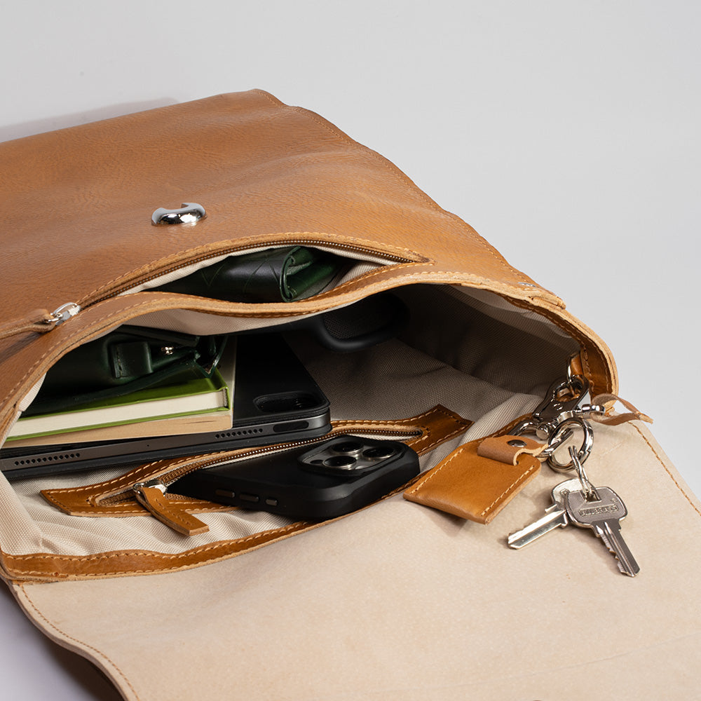 Leather laptop backpack - The Minimalist (Tan)